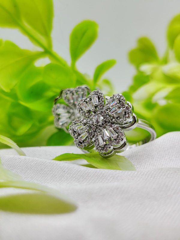 1 Piece Imported Blossoming Elegance Moveable Ring – Gold & Silver Color Options 🌟 | Luxurious Design Ring | Adjustable Ring | Ring For Girls & Women ✨