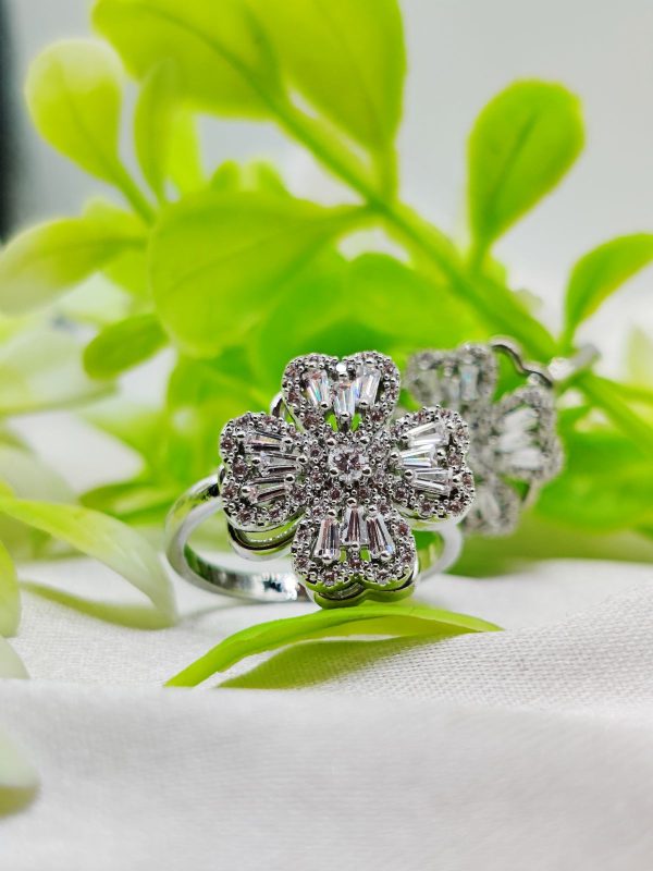 1 Piece Imported Blossoming Elegance Moveable Ring – Gold & Silver Color Options 🌟 | Luxurious Design Ring | Adjustable Ring | Ring For Girls & Women ✨