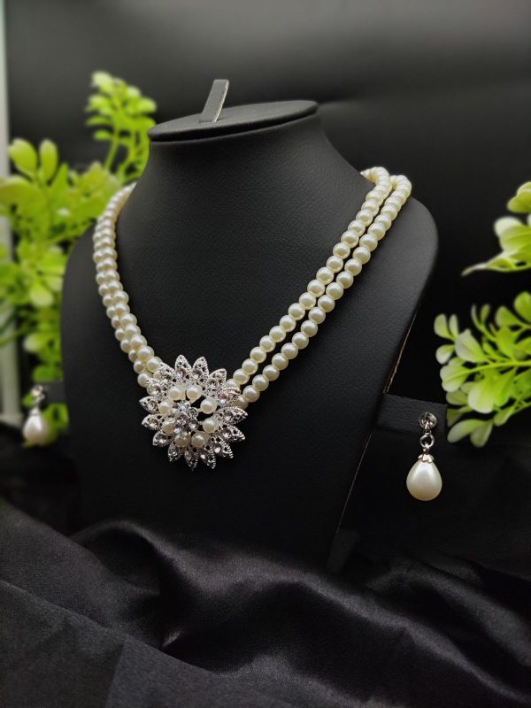 Imported Graceful Radiance Pearl Necklace Set With Exquisite Floral Pendant 🌟 | Artificial Jewellery For Girls & Women