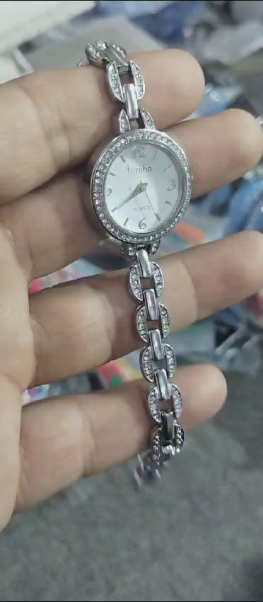 Women’s Silver Analog Watch – Silver Stainless Steel Ladies Watch | Premium Quality Fashion Timepiece