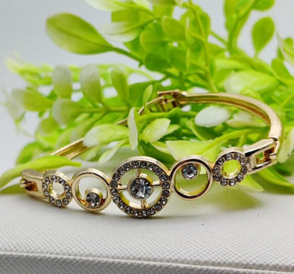 Imported Circle Crystal Bracelet – Stylish & Graceful